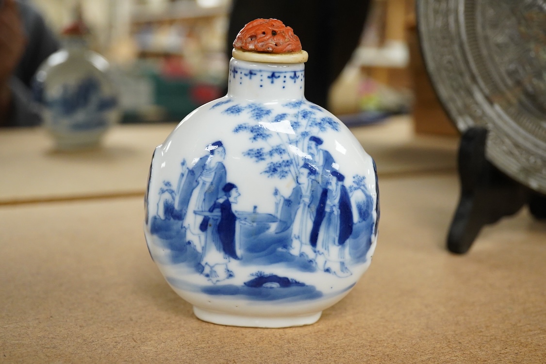 A large late 19th century Chinese blue and white snuff bottle, character marks to the base, 11cm high